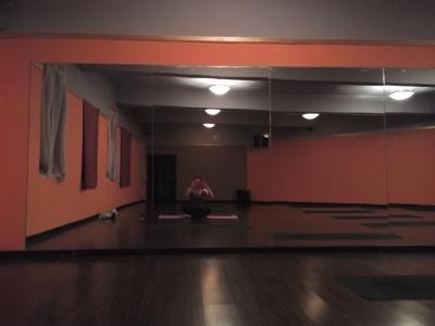 Im chinesischen Yogastudio in der Maoming Lu Ecke Julu Lu